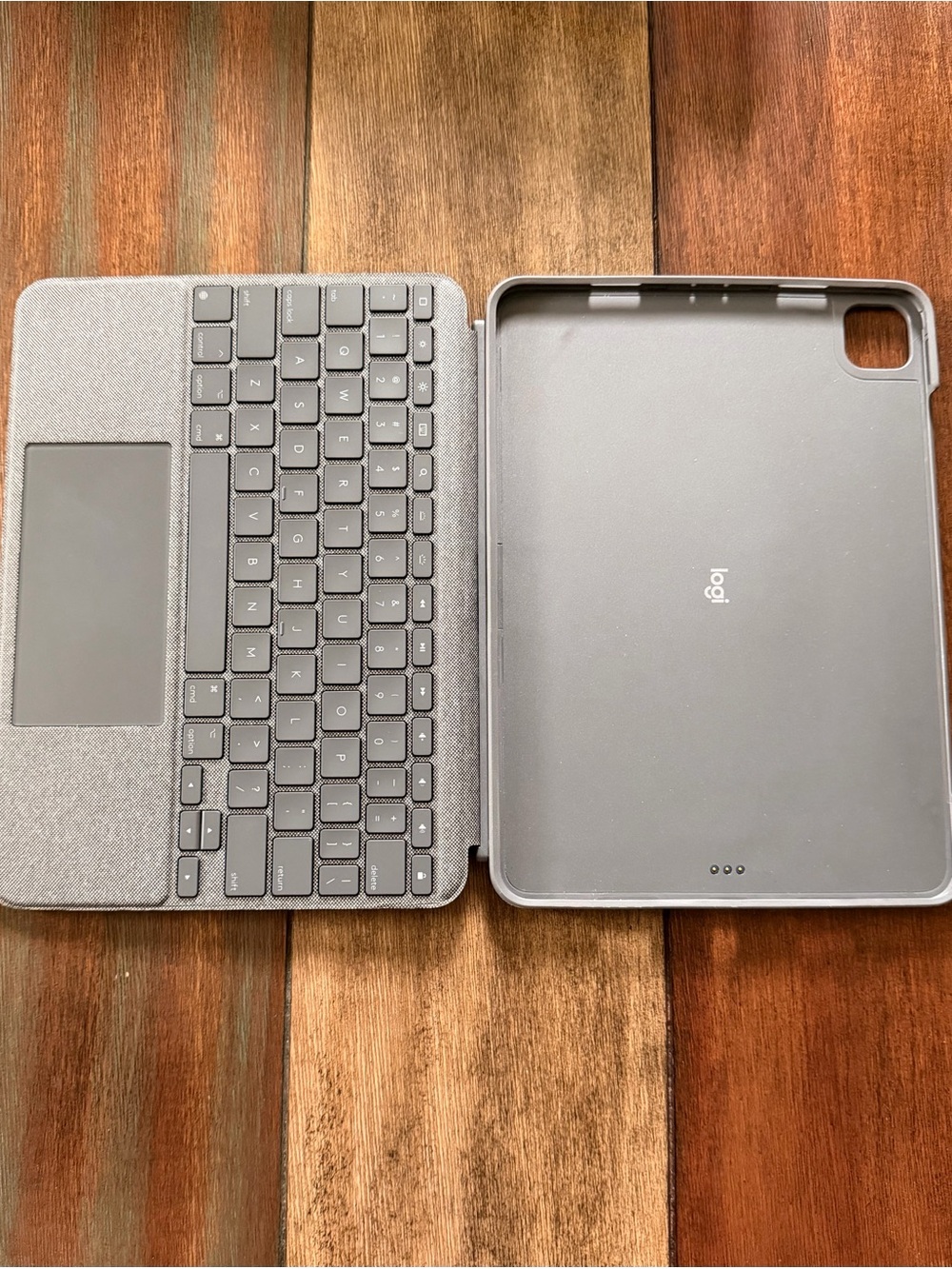 Logitech Combo Touch Keyboard Case for iPad Pro 11”